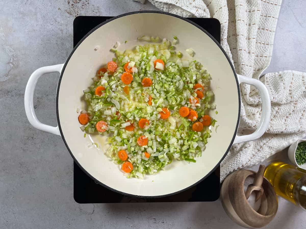 Receta de Arroz con Merluza y Verduras: Delicioso plato de mar