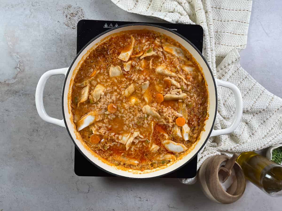 Receta de Arroz con Merluza y Verduras: Delicioso plato de mar